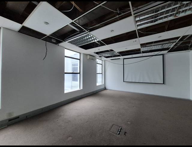 771M² OFFICE TO LET IN CRAIGHALL